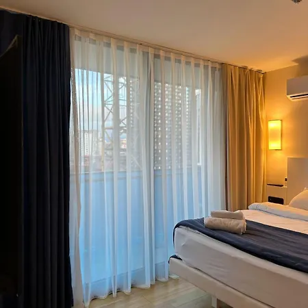 Hotel Orbi Cyti Sea View Батуми Экстерьер фото