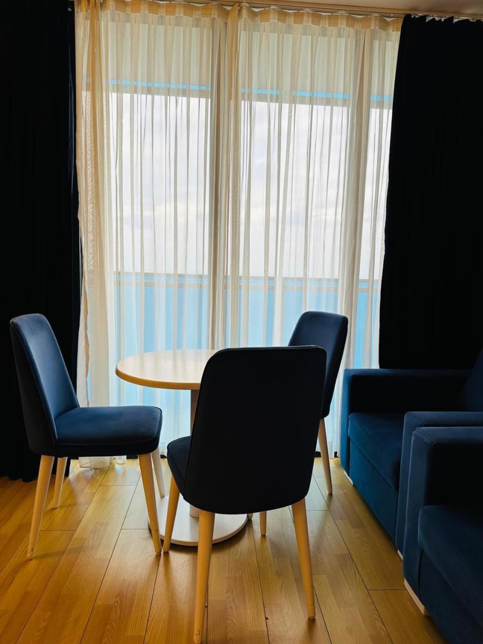 Apartament Orbi Cyti Sea View *